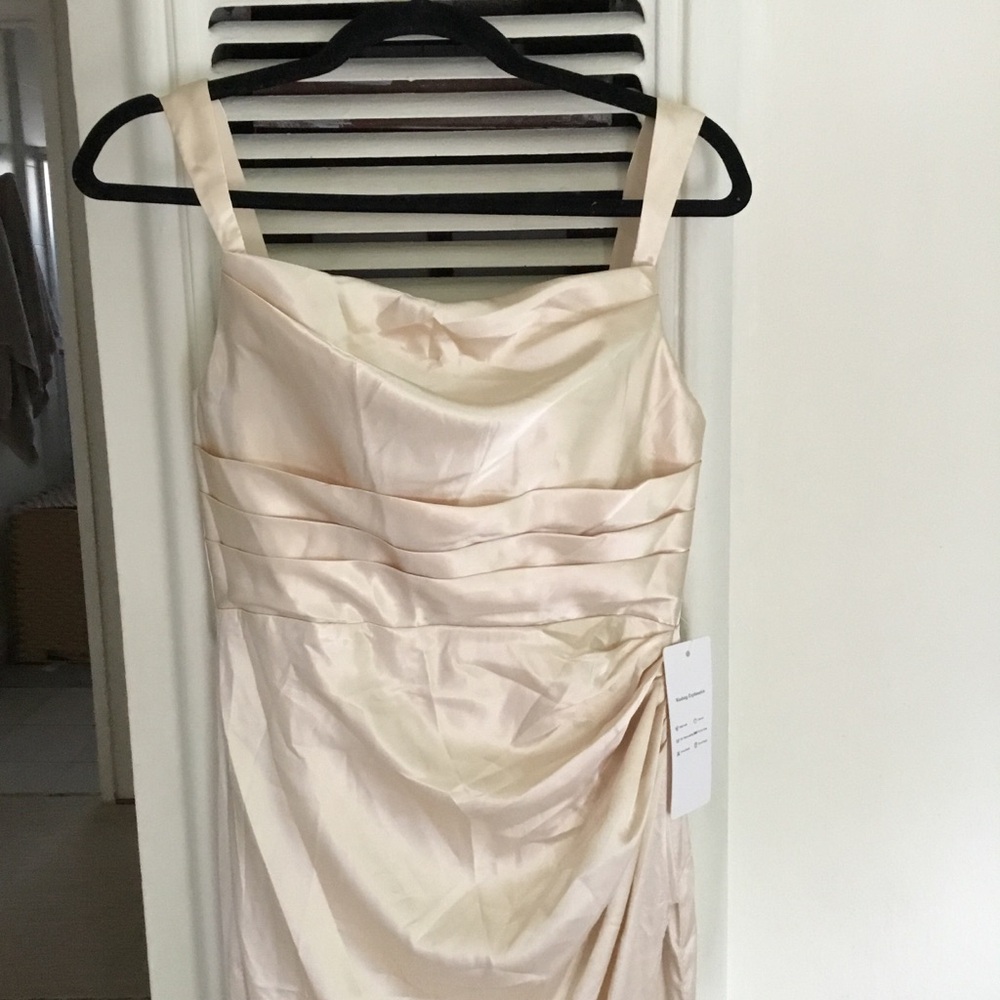 Elegant Champagne Satin Evening Gown - Picture 3 of 8